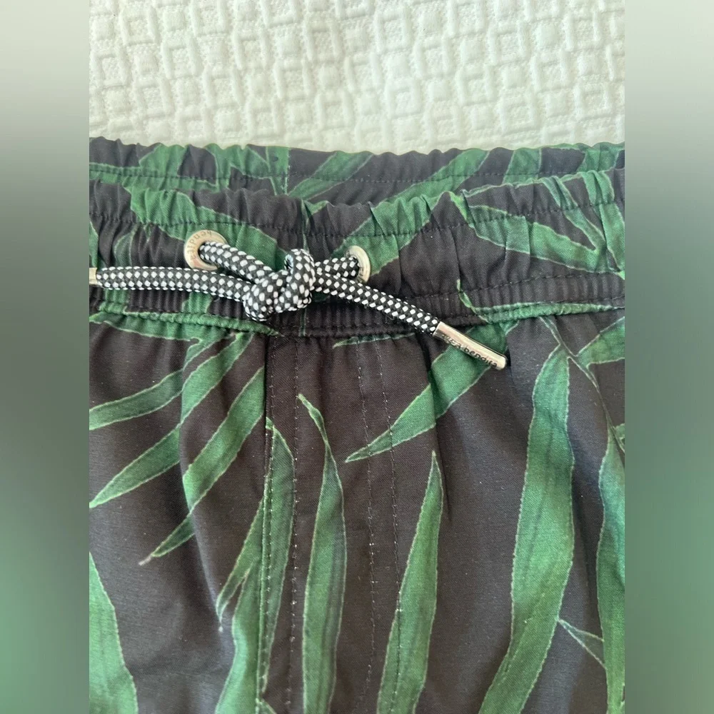 AGUA BENDITA BOYS SWIM SHORTS NICK CAMELLIA NWT Size 10